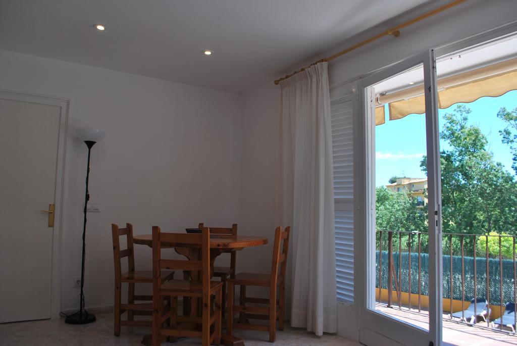 Apartamentos Les Palmeres Кастел Пладжа де Аро Екстериор снимка