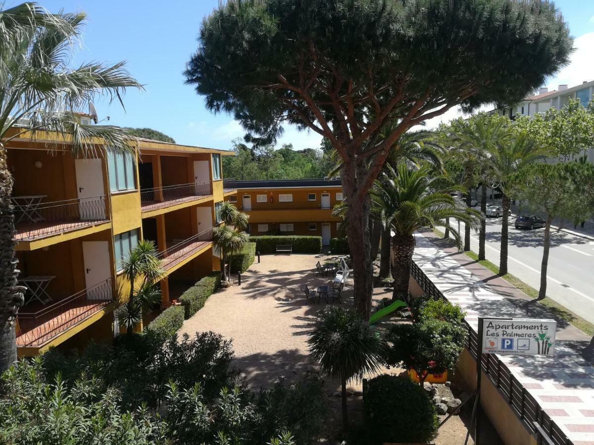 Apartamentos Les Palmeres Кастел Пладжа де Аро Екстериор снимка