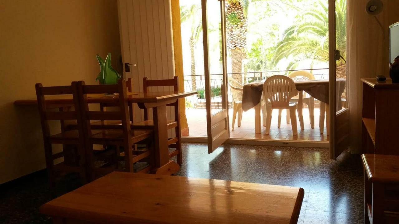 Apartamentos Les Palmeres Кастел Пладжа де Аро Екстериор снимка